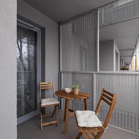 Prandoty Beautiful Apartment With Balcony Cracow By Renters Prestige Krakow Ngoại thất bức ảnh